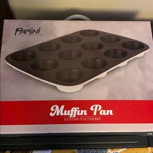 Stoneware Muffin Pan